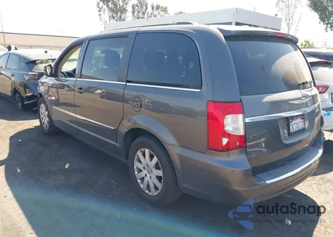 2015 Chrysler Town & Country Touring z USA, uszkodzony, nr VIN 2C4RC1BG9FR563125